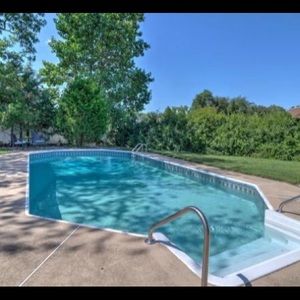 Meet your Posher, Wendy